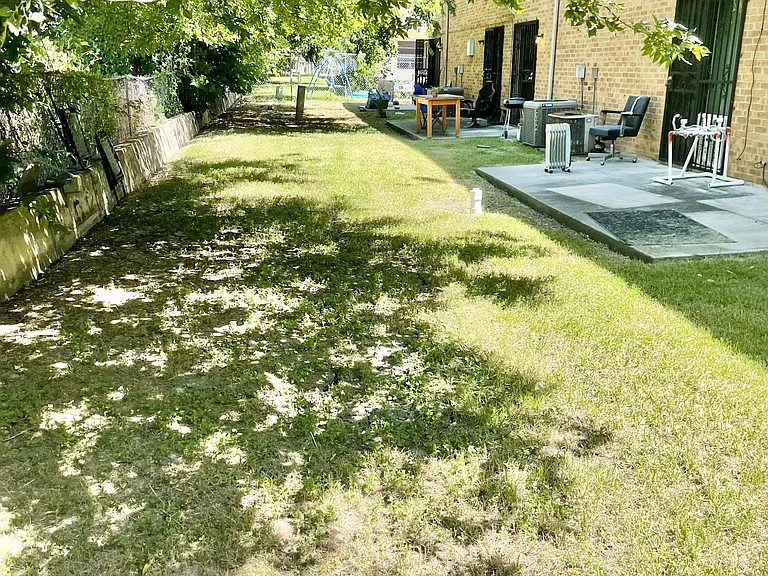 1076 Linde St — Photo 20