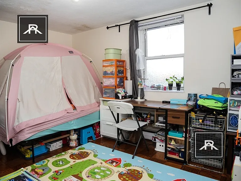 219 Kent St #1 — Photo 5