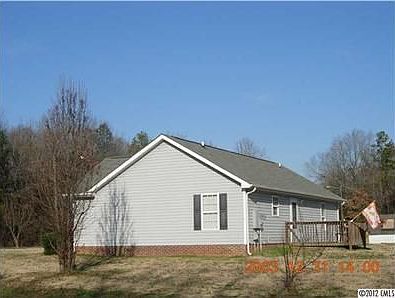 4th image of 975 Park Dr