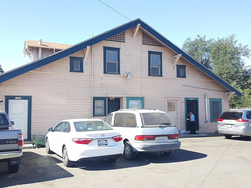 1st image of 1359 N Rowell Ave
