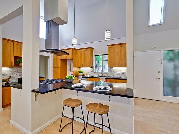 2nd image of 19926 Beekman Pl