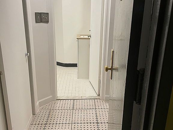 2nd image of 429 Clermont Ave APT 1