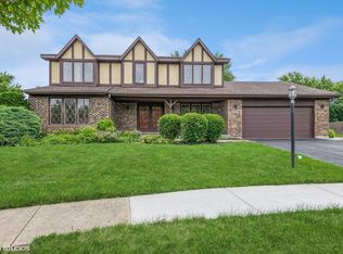 860 Spring Ct, Lake Zurich, IL 60047