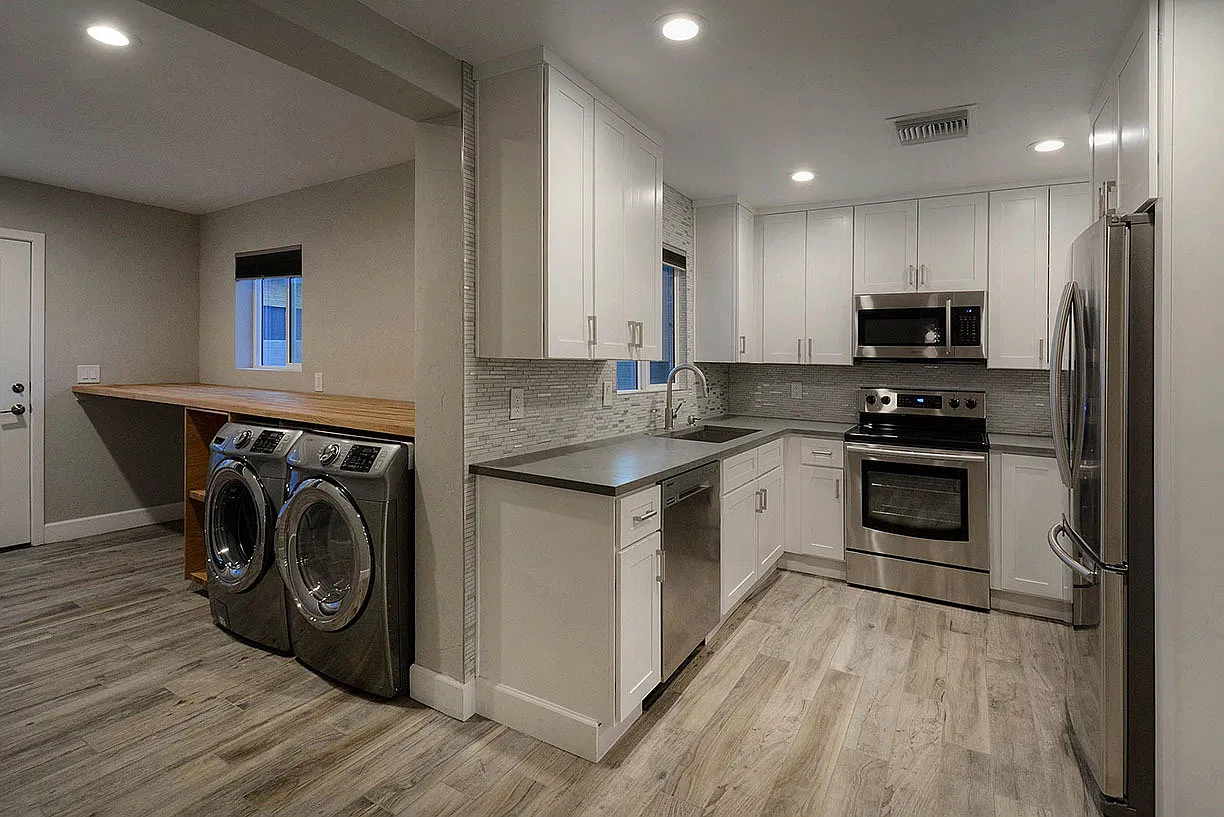 Pre-Lease For August 2027 - Gorgeous Home In Sam Hughes — Photo 4