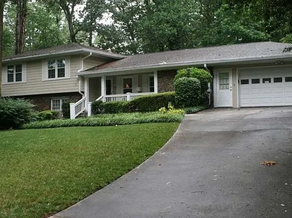 4510 E Kings Point Cir, Dunwoody, GA 30338