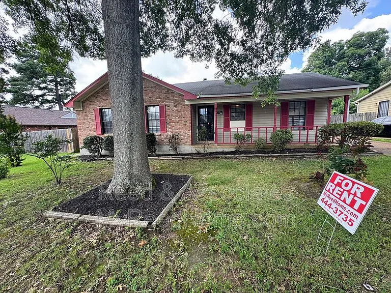 4811 Barkshire Dr — Photo 1