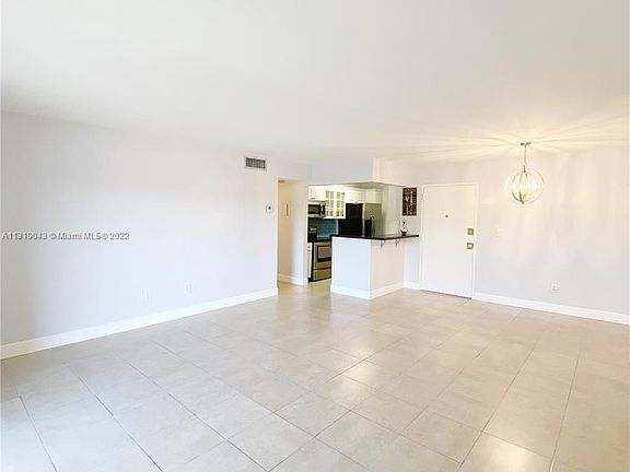 3rd image of 10373 N Kendall Dr APT H6