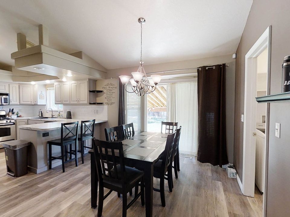 1st image of 4072 E Birchwood Cir