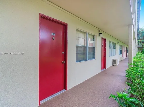 251 SW 134th Way APT 105M, Pembroke Pines, FL 33027