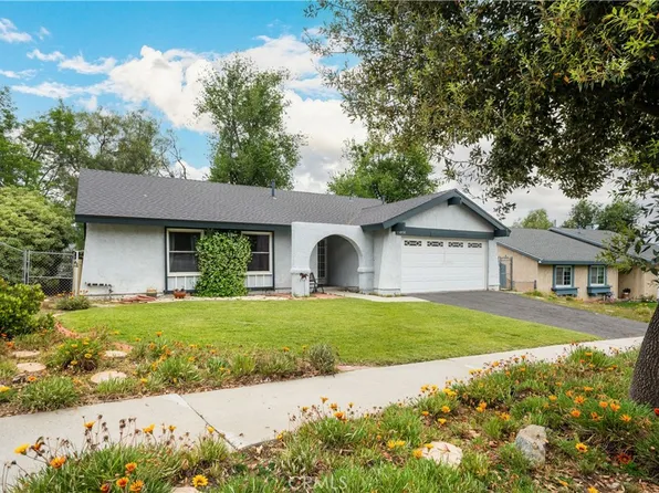 18720 Wellhaven St, Santa Clarita, CA 91351