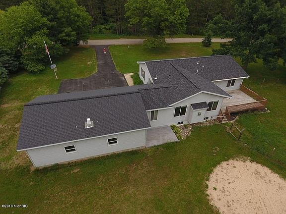 2nd image of 12235 183rd Ave