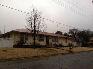314 S 1st St, Lincoln, KS 67455