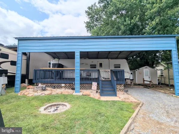 46 Chipmunk Cir, Falling Waters, WV 25419