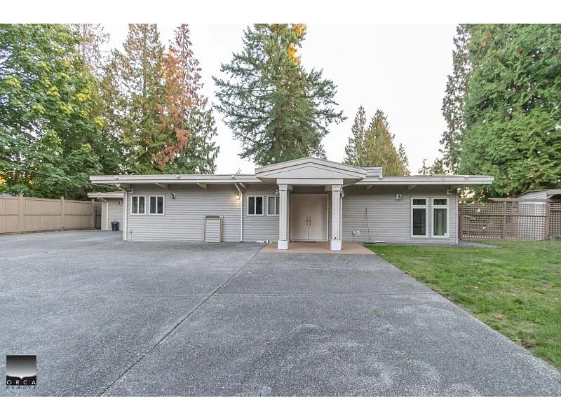 1305 Ridgewood Dr photo 1