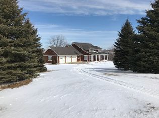 990 N 11th St, Cherokee, IA 51012