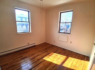 549A 17th St APT 2, Brooklyn, NY 11215