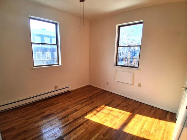 549a 17th Street image 1 of 7