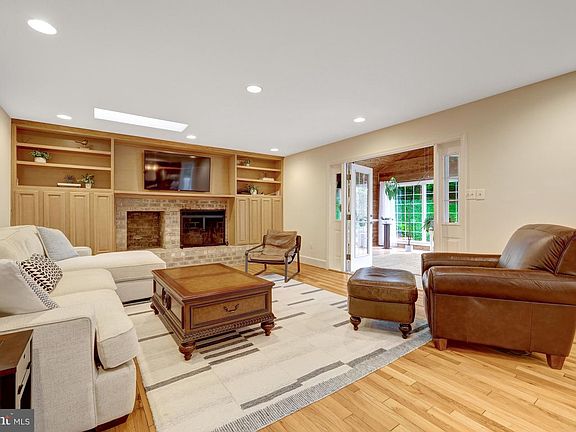 3rd image of 2068 Kedge Dr