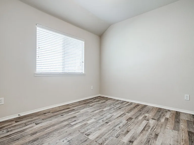 9900 Northgate Dr — Photo 5
