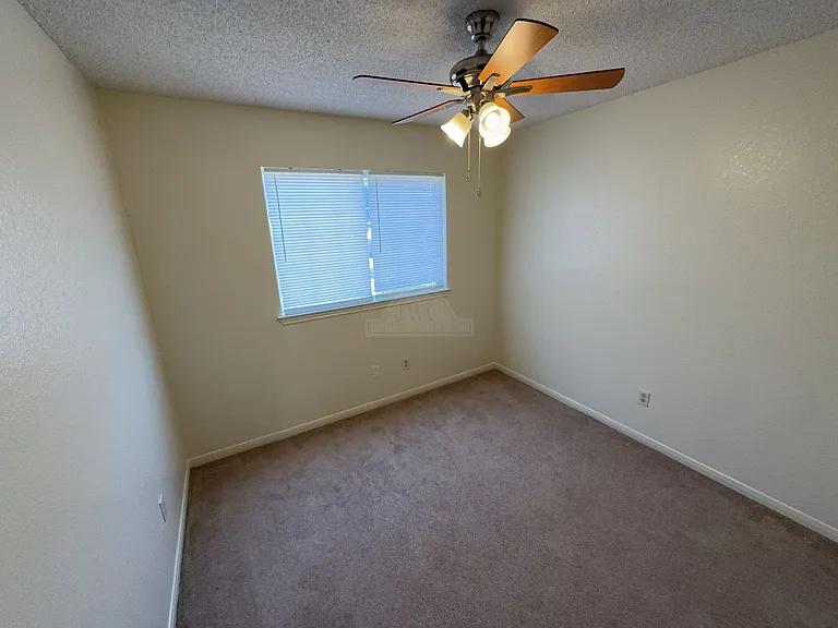 3804 Water Oak Dr — Photo 21
