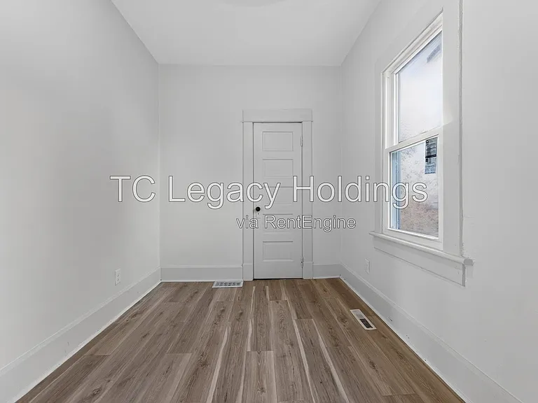 200 Reeves Ave — Photo 23