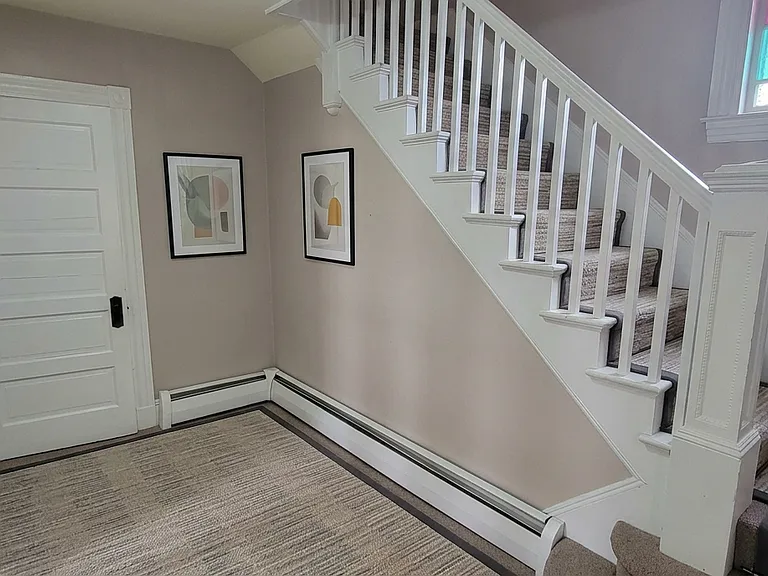 168 College Ave — Photo 4