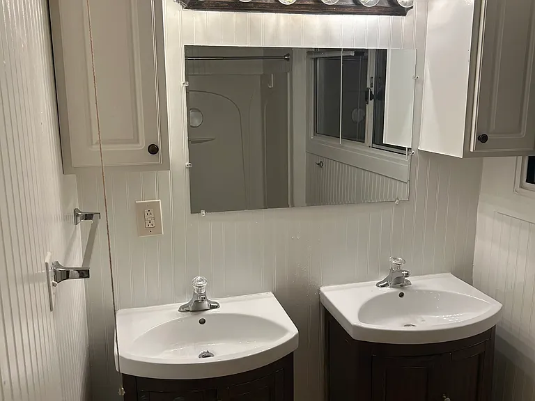 8724 Williams Ln — Photo 2