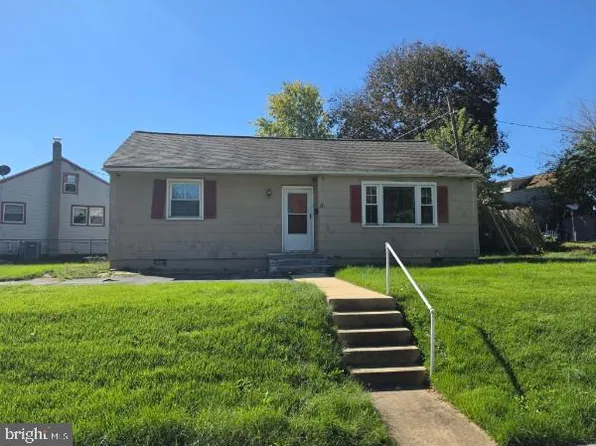 30 Mark Dr, New Castle, DE 19720