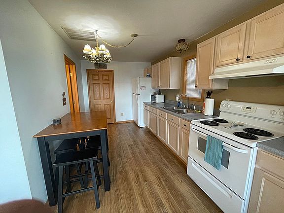 4th image of 203 Holly Ave