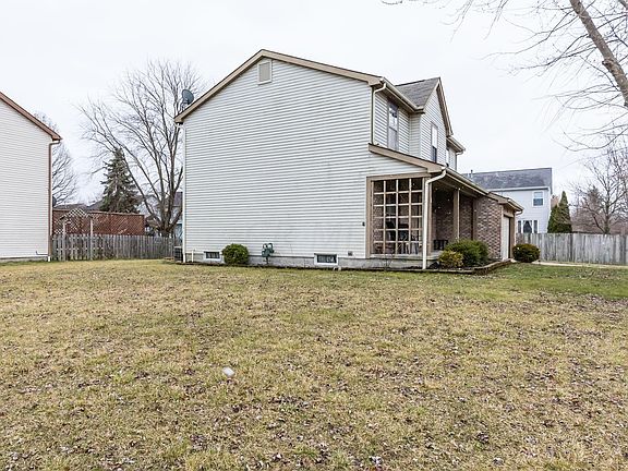 3rd image of 1321 Abbeyhill Dr