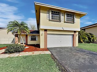 720 Willow Grove Ter, Fort Lauderdale, FL 33325