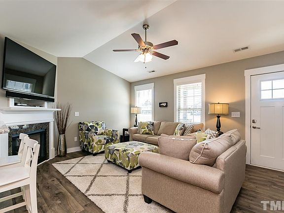 4th image of 77 Woodglen Dr