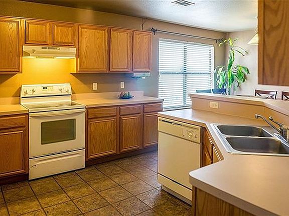 5th image of 1511 Vista Real Dr