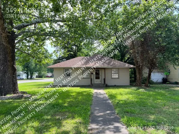 549 N 10th St, Ponca City, OK 74601