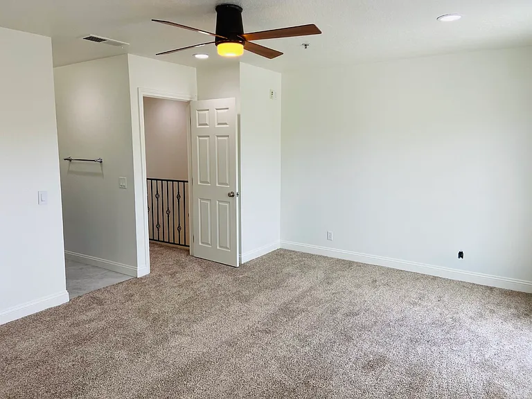 20812 Beach Blvd — Photo 11