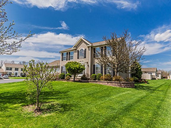 2nd image of 815 Green Meadow Dr
