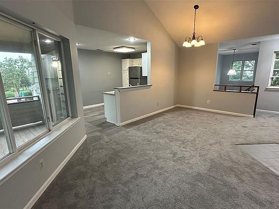 3rd image of 4 Harker Hill Dr #12