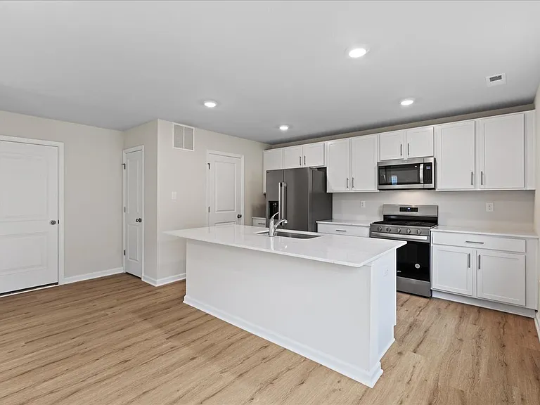 113 Malibu Dr — Photo 16