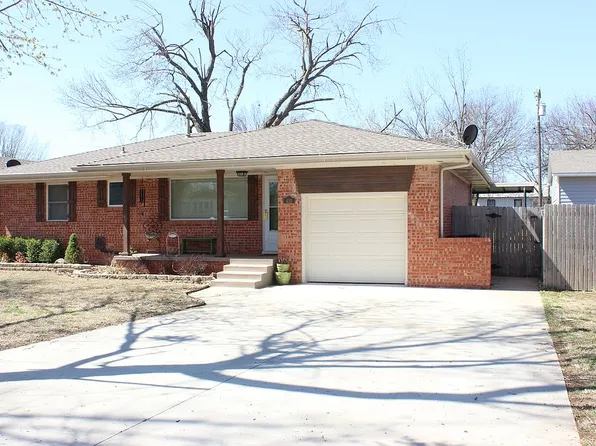 410 N 4th St, Noble, OK 73068