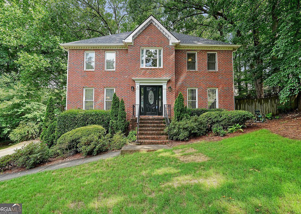 1st image of 2415 Woodbridge Dr
