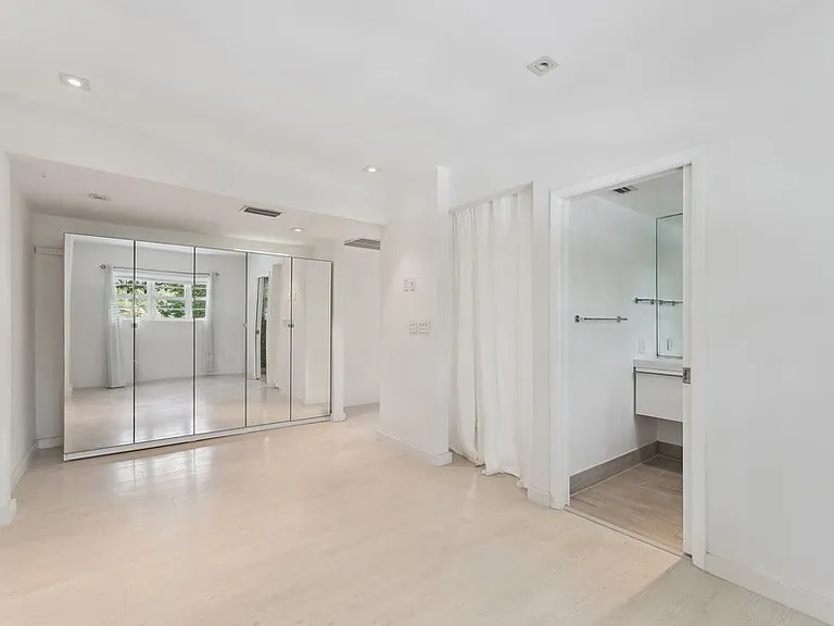 4812 Pine Tree Dr #206 — Photo 5