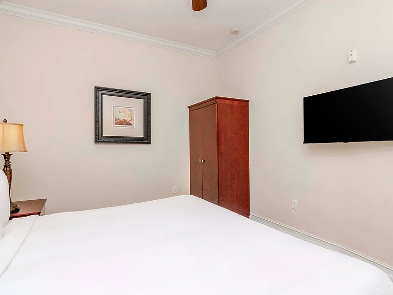 13941 Clubhouse Dr — Photo 25