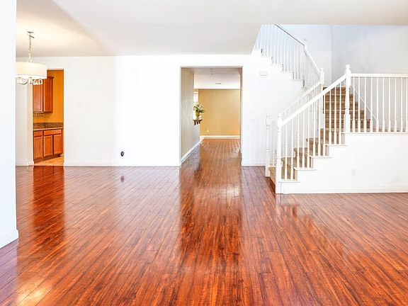 4th image of 266 Cherry Blossom Ln