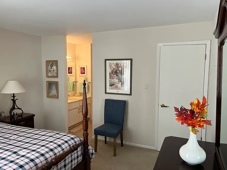 1607 Thames Ct #D — Photo 19