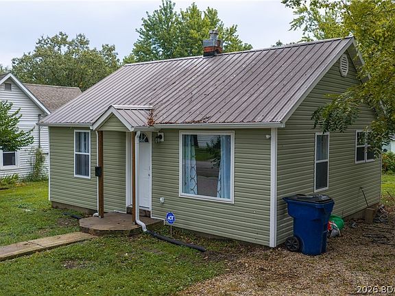 2nd image of 406 N Mill St