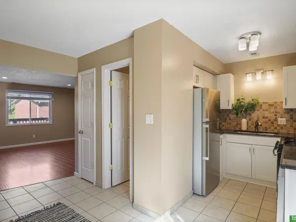 2005 Winnie Dr APT 12, Bellevue, NE 68005