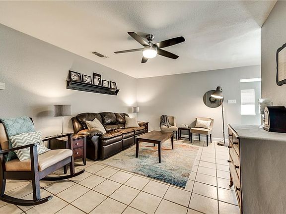 5th image of 1909 Valley Dr