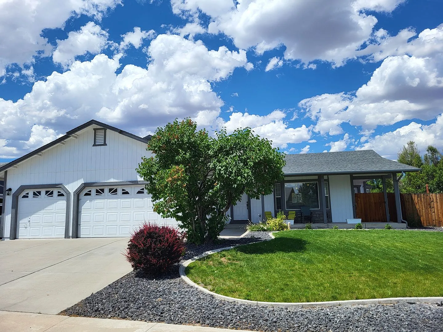 1005 Mercedes Dr photo 1