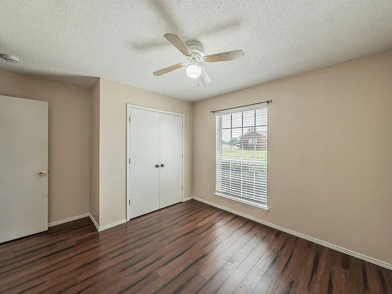 8109 Mosstree Dr — Photo 12