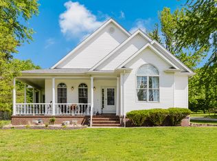 819 E No Name Rd, Carbondale, IL 62902